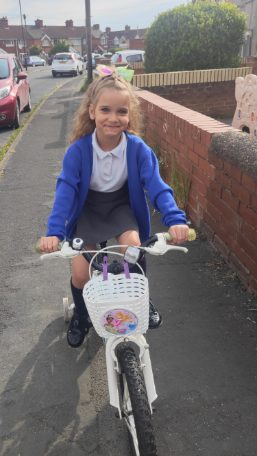 DeltaGrangeLane's tweet photo. Doncaster Mayor’s Walk and Wheel challenge to support the mission of transforming South Yorkshire into a cleaner, greener healthier community.    #walkandwheelSY    @SouthYorksMCA https://t.co/2ZGjnwwJx9