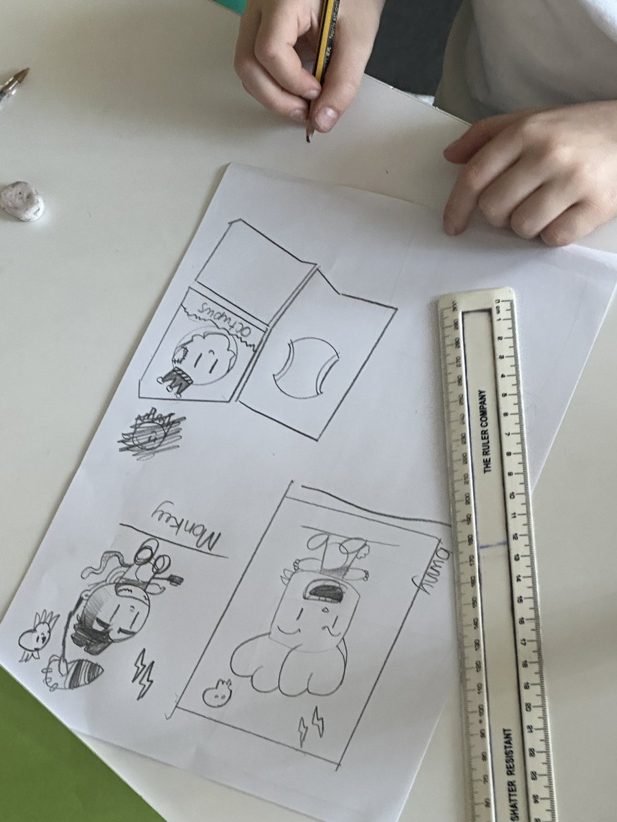 AshmountPrimary's tweet image. We’re moving on to comic strips - what a talented author Jamie is ! As importantly the children’s work is amazing! Inspirational! #librariesforprimaries