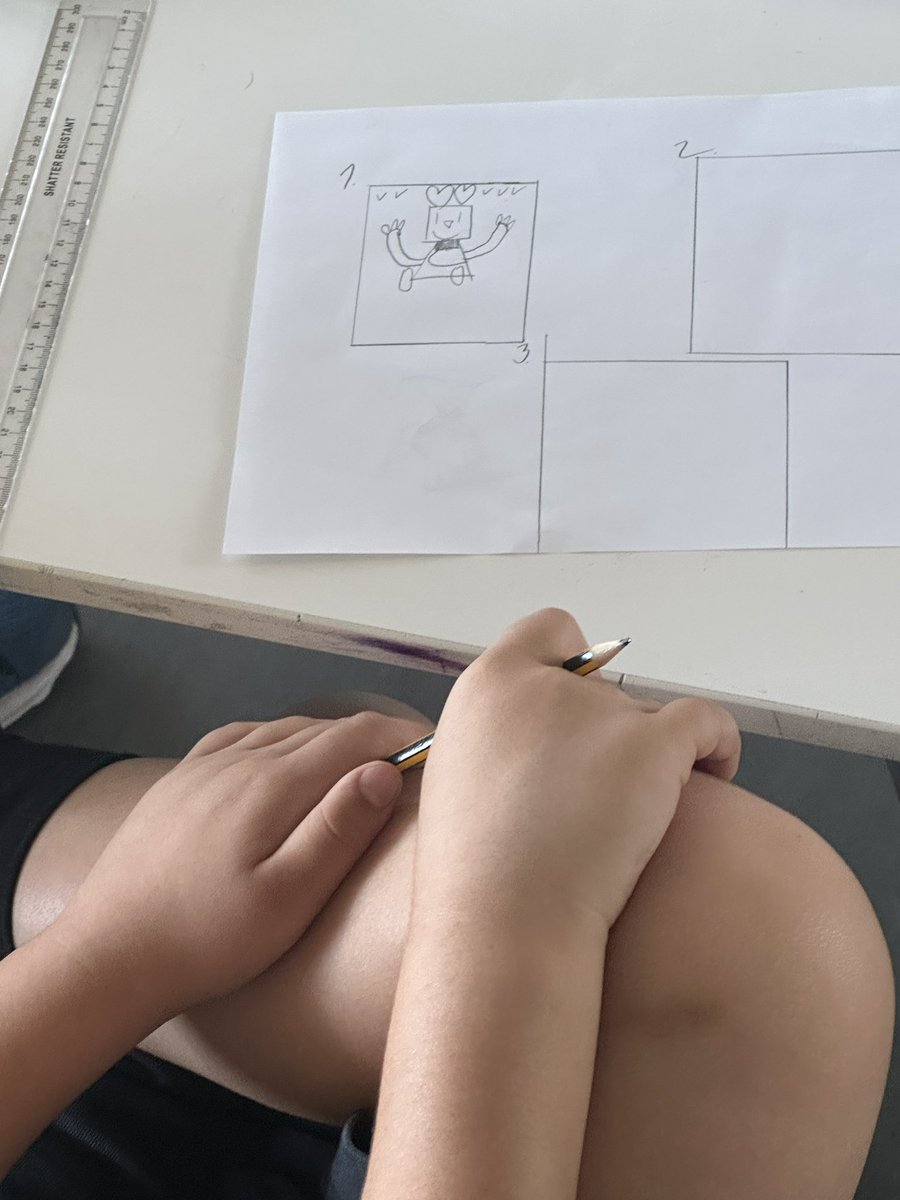 AshmountPrimary's tweet image. We’re moving on to comic strips - what a talented author Jamie is ! As importantly the children’s work is amazing! Inspirational! #librariesforprimaries