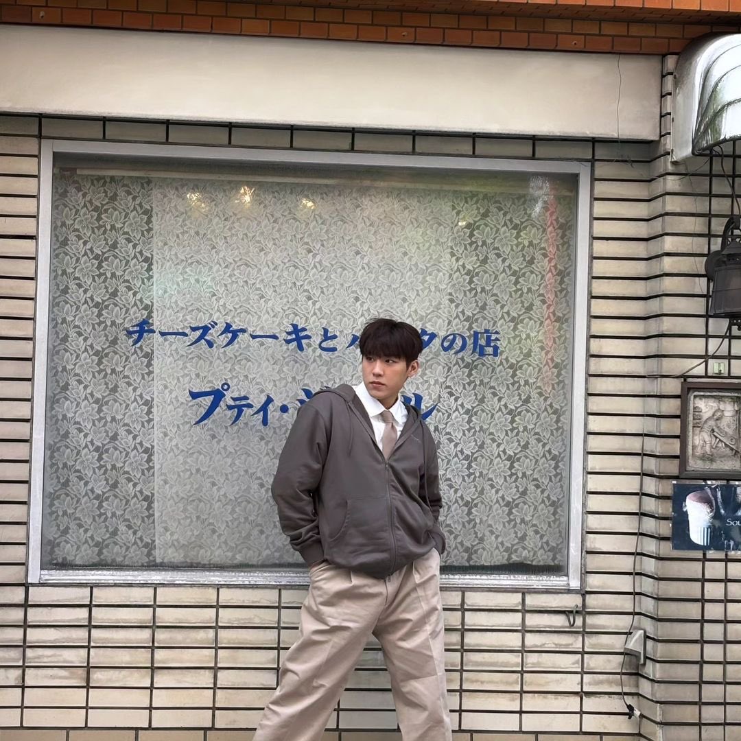 깜톨 tweet media