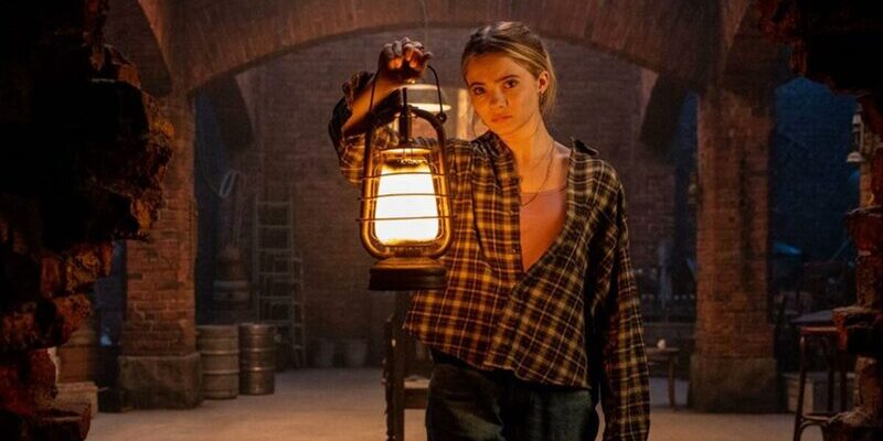 "Horror movies are generally about the dead tormenting the living, but Baghead flips this idea on its head."

BAGHEAD is on Netflix UK/ROI now.

Read @hilliseric's review at themoviewaffler.com/2024/01/baghea…

#Baghead #horror #Netflix #film #movies #FreyaAllan