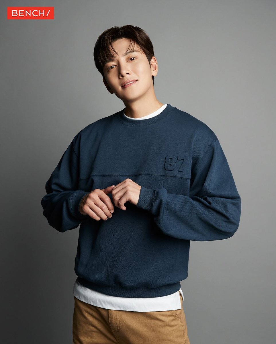 JCWPhilippines's tweet photo. [CF]

Make every day a good one with @Jichangwook's stylish ensemble! 💯👌

Stay cozy yet chic in this clean and timeless look that never goes out of style. Don’t miss out - shop now for a wardrobe refresh!

@benchtm @BCbench #BENCHxJICHANGWOOK #GlobalBENCHSetter https://t.co/MZIH49nKuq