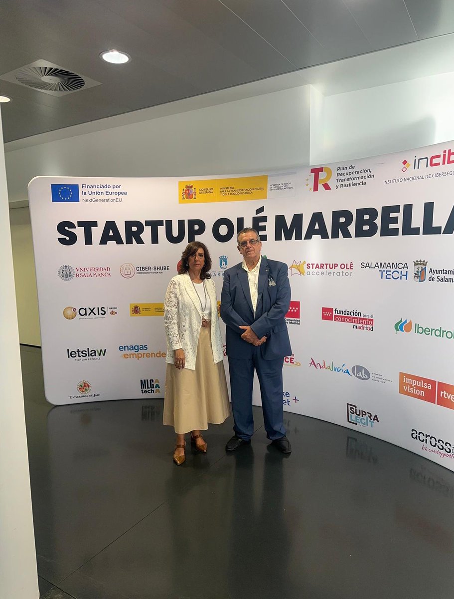 aemprende's tweet photo. 🟢⚫️ Hasta el próximo 28 de junio estaremos en #StartupOLÉ´24 #Marbella @Andalucialab

🔰Conectando #emprendedores #startups #scaleups y acompañando a #empresas innovadoras andaluzas. 

📌Búscanos en el stand @AndaluciaJunta
 🔝Somos #AEmprende @UniversidadAnd
 
#EmprendeAND https://t.co/WKHPZIrrF8