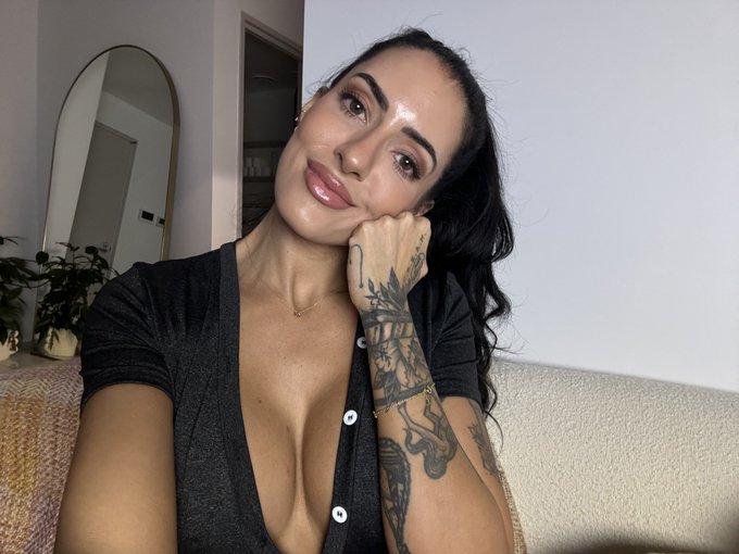 me for dinner? https://t.co/uLeaxyN6IU<a href="/tag/mvsales"class="tags"><span>#mvsales</span></a>