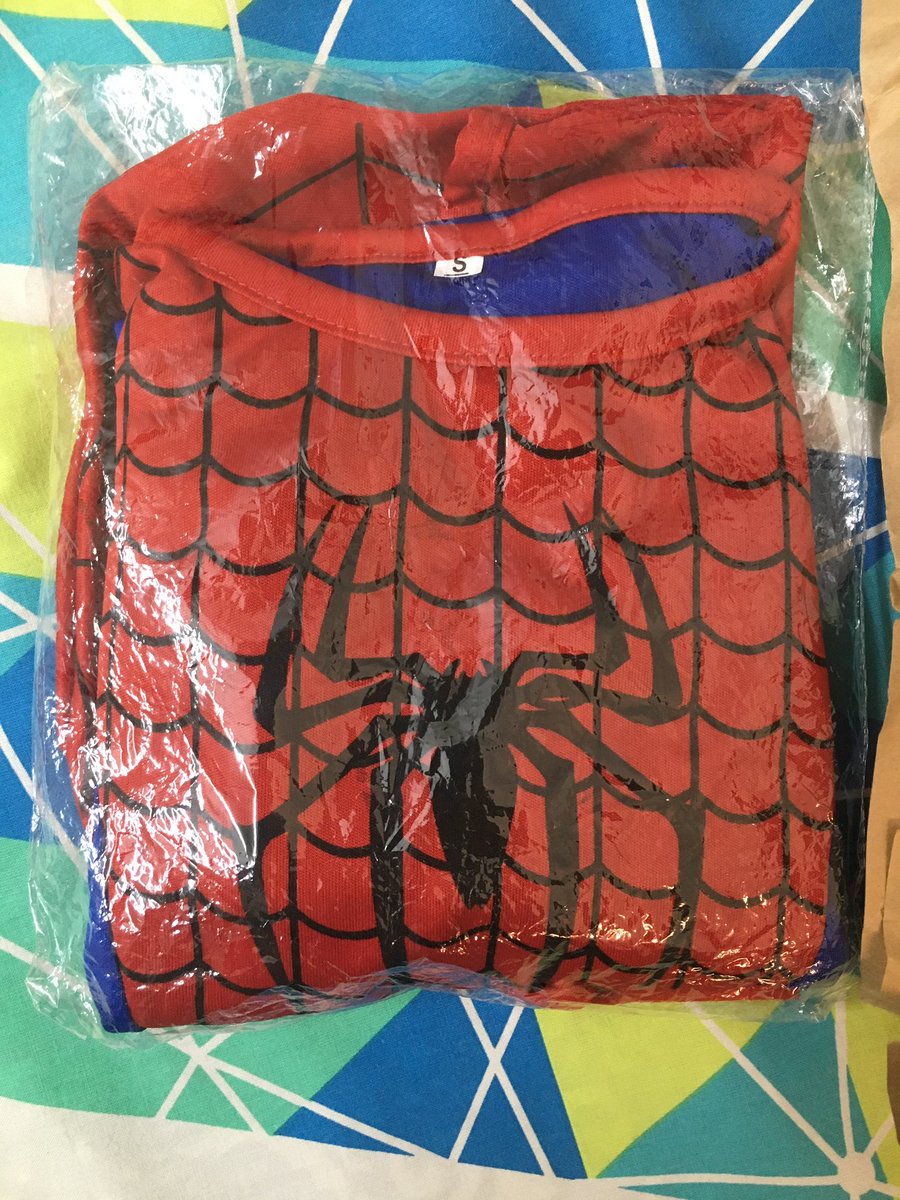 gagan__talwar's tweet photo. FRAUD ALERT!!
I have purchased the very first item and I received a completely wrong product, against the Blackberry shoes which I ordered, I received a kids tshirt.

I need my money back.
PFA the pics of the product received against the order number # 1270397 40942639594401 https://t.co/P0in8NFy1M