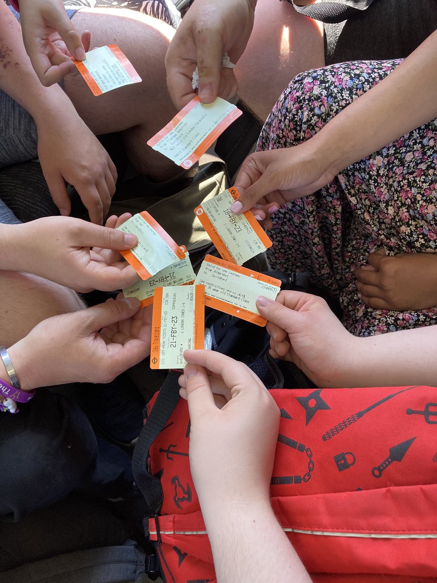 SoutheastCRP's tweet photo. Thank you to Samantha, Guard on board the 10:10 from Redhill and 12:50 from Farnborough North, who looked after our students on a #TryATrain trip today @GWRHelp @CommunityRail #TravelTraining https://t.co/SoOLzMcSXq