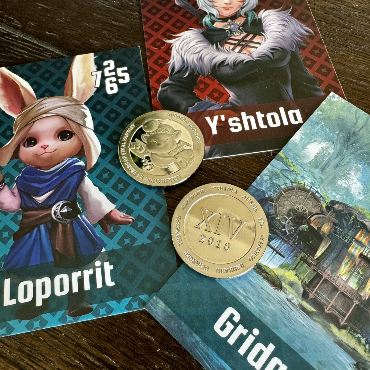 KupoConEN's tweet photo. Time for a giveaway! ✨ Simply repost for a chance to win a #FFXIV commemorative coin. 

‼️ Don’t forget to join us and many of the cast for a LIVE 🔴 #Dawntrail launch event tomorrow (June 27): https://t.co/4DvuW3fhAo

Winners announced after the cast! https://t.co/qW1h8kwWpO