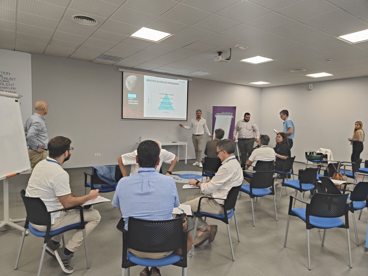 ClusterValmetal's tweet photo. En plena jornada con @MesBook e @Innsomnia, sobre la digitalización del sector metal. Exploramos cómo innovar y ayudar a las empresas a ser más competitivas y eficientes. ¡Un paso crucial hacia el futuro! 🌐🔧 #TransformaciónDigital #Innovación #IndustriaMetal #VALMETAL https://t.co/xwPPm1Fdbh