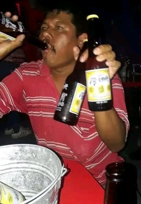 akin_abs's tweet photo. -We're leaving, finish your beer
-Me: https://t.co/AH0iCA1ErX