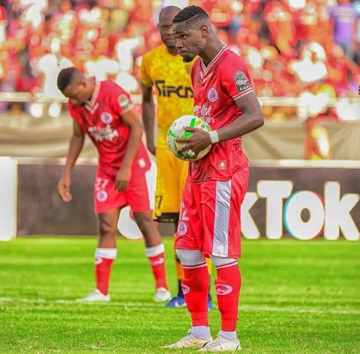 SportsarenatzTz's tweet image. 🚨 SIMBA imemuongezea mkataba wa mwaka mmoja beki wake wa kulia, Shomari Kapombe ambao ndani yake una kipengele cha akifanya vizuri ataongezewa mwingine.