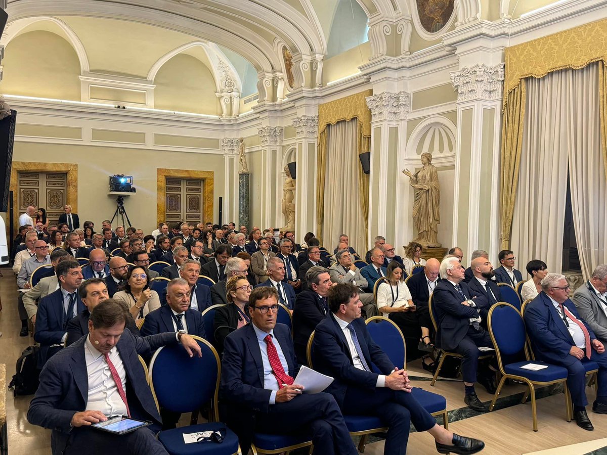 massimobitonci's tweet image. 🔵 “Un nuovo percorso per i Confidi”.
Il mio intervento sulla Riforma del Fondo di garanzia PMI, sul futuro dei Confidi e sulle prospettive di sostegno al credito.

#Confidi #PMI #credito #imprese @mimit_gov @LegaSalvini @LegaCamera @Lega_Senato