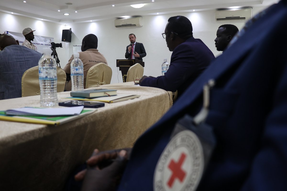 ICRC_SSudan's tweet photo. The #SouthSudan Ministry of health with support from the ICRC has launched a ‘No Weapons Policy’ to be enforced in health facilities across the country.
The policy will ensure safety and security of medical persons, patients and all who seek care in the medical facilities. #SSoT https://t.co/5Qz5FLzT9K
