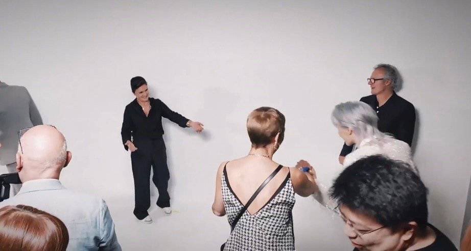 I want a hug too 🥺🥺🥺

XIN AT DIOR COUTURE SHOW 
#XINxDiorCoutureAW24 
#LiuYuxin #XINLiu #หลิวอวี่ซิน #刘雨昕