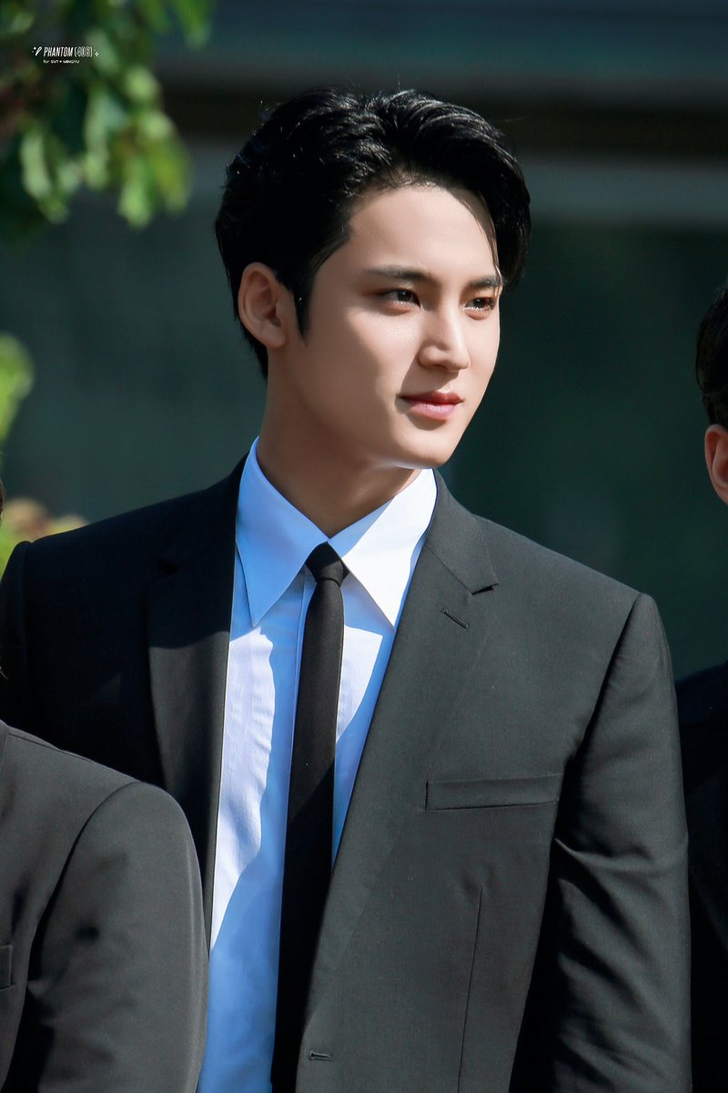 ph970406's tweet photo. 240626 UNESCO

🐶🖤

 #세븐틴 #민규 #MINGYU https://t.co/fgJ61TlCNB