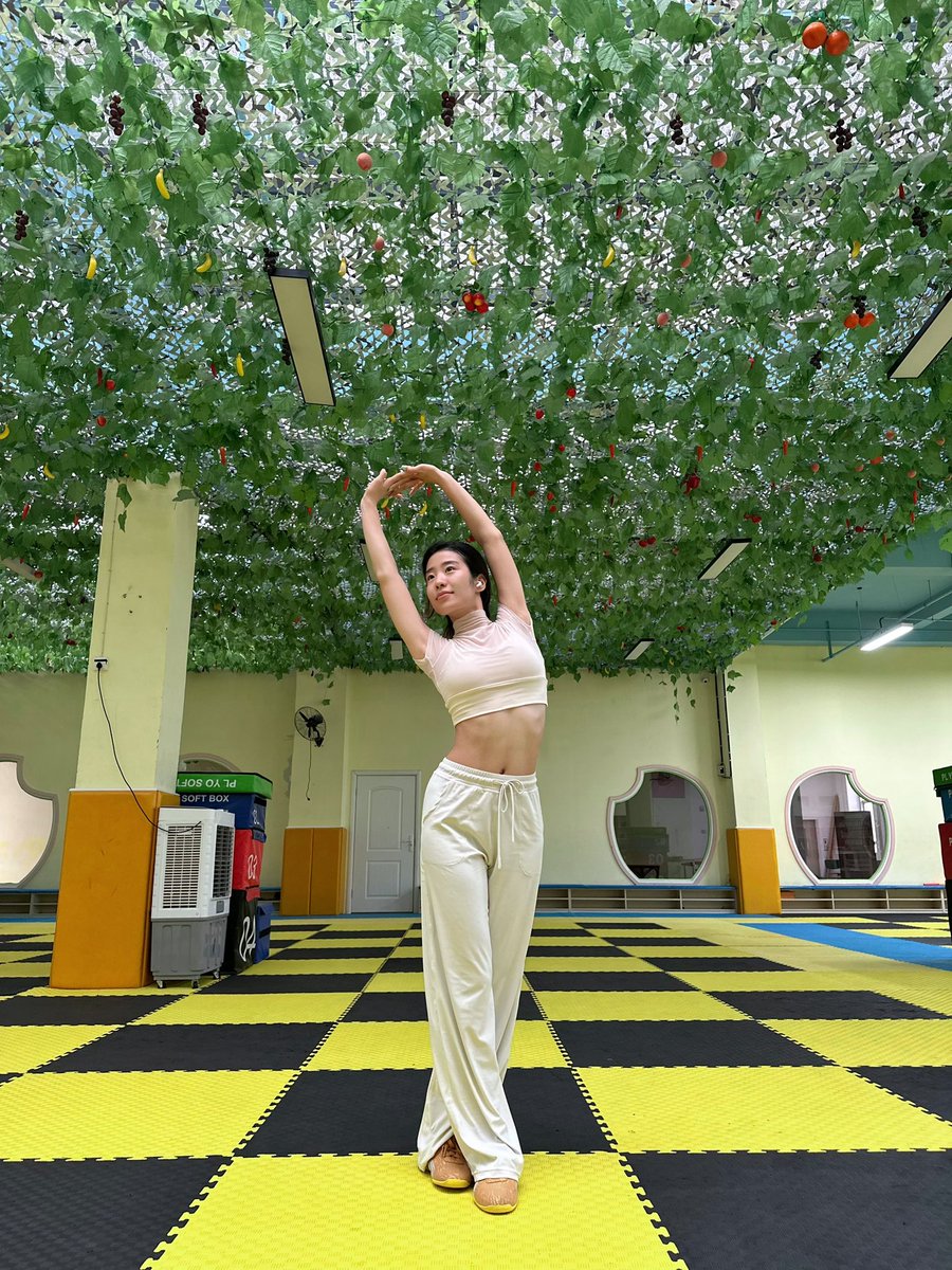 nobodyNFT 发型打卡<a href="/stephenchow/">Stephen Chow</a> 
“nobody代言人”丸子头小叶申请出战💪<a href="/realnobodyxyz/">Nobody🌟</a> 
有一说话女角色们都好漂亮😍#BuildWithNobody