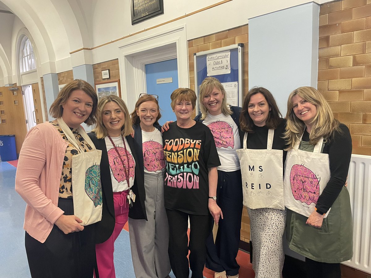 DalzielHid's tweet photo. And she’s gone! What a wonderful way to end your school experience. We will miss you @cochlearkaz, don’t be a stranger. We also said goodbye to Mrs Hunter, the place won’t be the same without her. Enjoy your retirement! https://t.co/vxQWIcckCv