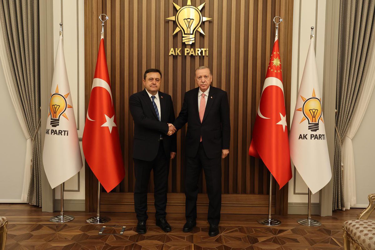 Cumhurbaşkanımız ve Genel Başkanımız Sn. Recep Tayyip Erdoğan’ın tensipleriyle AK Parti Gaziantep İl Başkanlığı görevine atanan Sn. Fatih Muhaddis Fedaioğlu’nu tebrik ediyor; yeni görevinde muvaffakiyetler diliyorum. 

#GaziŞehrimize ve teşkilatımıza hayırlı olsun. 

<a href="/fmfedaioglu/">Fatih Muhaddis FEDAİOĞLU</a>