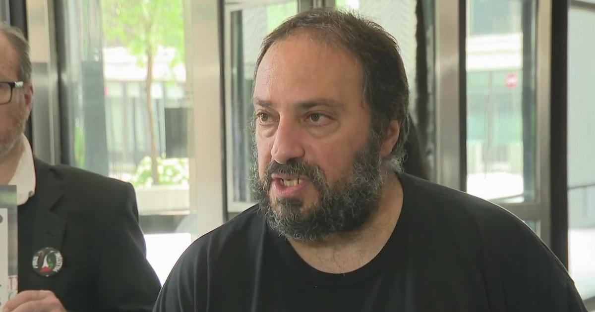 Groups planning Chicago DNC protests continue talks with city over permits, locations cbsnews.com/chicago/news/d…