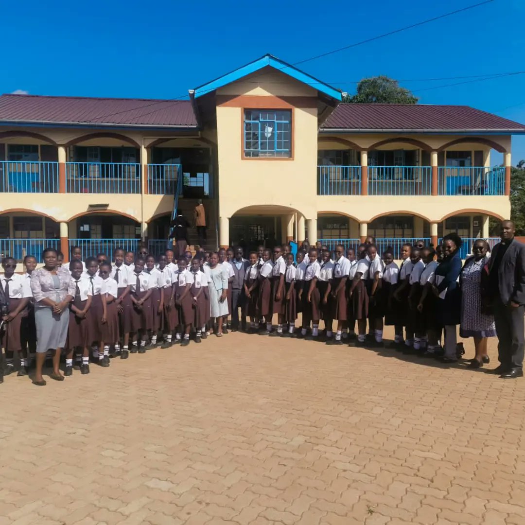 kinyaNGitonga's tweet photo. Learning is the only thing the mind never exhausts, never fears, and never regrets.” “The beautiful thing about learning is that nobody can take it away from you.” “I never teach my pupils, I only attempt to provide the conditions in which they can learn
@SouthTetuGirlsH https://t.co/MZK6GOJEcM