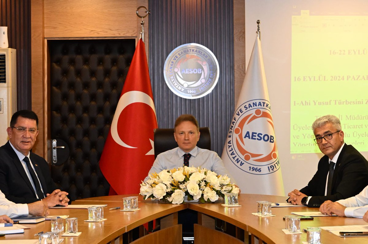 adlihandere's tweet photo. Antalya Esnaf ve Sanatkarlar Odaları Birliğimizde Antalya Vali Yardımcımız Sn. Erol Tanrıkulu, Ticaret İl Müdürümüz Sn. Halil Özşahan, ve Kurum temsilcilerimiz ile bir araya gelerek 16-22 Eylül 2024 tarihleri arasında düzenlenecek olan Ahilik Haftası için Kutlama Komitesi Toplantımızı gerçekleştirdik. Hayırlı uğurlu olsun.
@HalilOzsahan