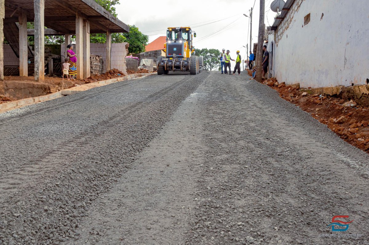 Guicopres_SA's tweet photo. 🚧 𝗔𝘁𝘁𝗲𝗻𝘁𝗶𝗼𝗻  𝗧𝗿𝗮𝘃𝗮𝘂𝘅 🚧 

ℹ️ Bientôt, débutera la phase de bitumage de la nouvelle ligne de Yembeya à Petit Simbaya Conakry.

⚠️Circulez avec prudence!!!

Le désenclavement des voiries urbaines est une réalité en Guinée.

#Groupe_Guicopres #Guicopres_BTP #TP https://t.co/FH5VXfVz96
