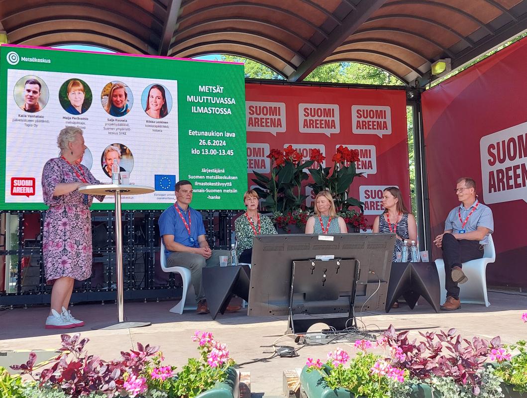 "Luontoa vastaan on turha taistella metsänhoidossa", sanoo metsänhoidon johtava asiantuntija <a href="/markku_remes/">Remes Markku</a> (oikealla) <a href="/metsakeskus/">Suomen metsäkeskus</a>. Valitaan se puulaji, joka parhaiten kasvupaikalle sopii, ja tähdätään sekapuustoisuuteen alusta asti. #SuomiAreena #metsät #ilmastonmuutos