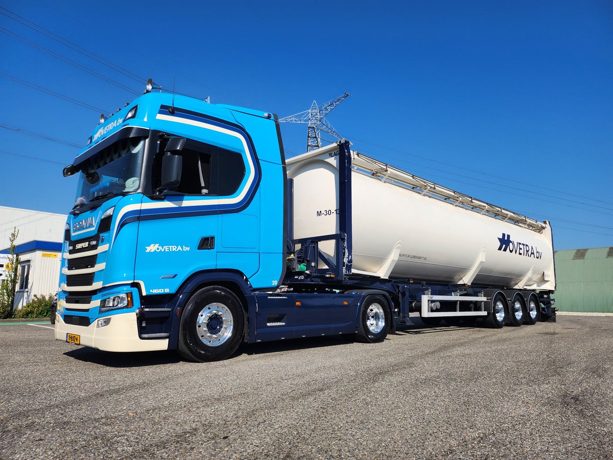 MdeRuiter83's tweet photo. Vette shit 👌🏻😎☀️ #hovetra  #scania #bulkvervoer https://t.co/42gJnilExl