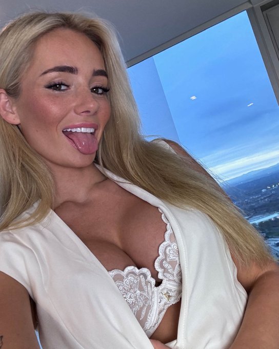 say 'yes' if i can pull it further in your dms?💮😘 https://t.co/6NsNBZC4cg