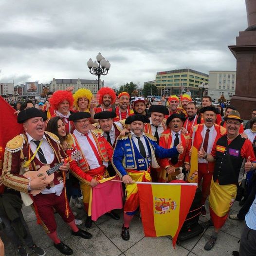UncluGarrot's tweet photo. Els seguidors de la roja son tots mig retrassats, no? https://t.co/KSkE4s7TQN