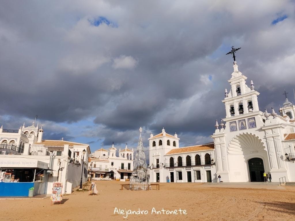 DiarioRociero's tweet photo. Buenos días nos dé Dios y, para todos, paz y bien.
Hoy es 29 de JUNIO.
Faltan para 345 días para el lunes del #Rocio2025
¡Feliz sábado!
#Rocieros 
#ElRocio https://t.co/5SPNEAmhCm