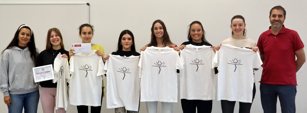 También hemos entregado en el Colegio Calasanz <a href="/CalasanzPA/">CalasanzEscolapiosPa</a> el premio a la creatividad. Hicieron un vídeo muy chulo tinyurl.com/yrmyeyzf.
¡¡ ENHORABUENA !!