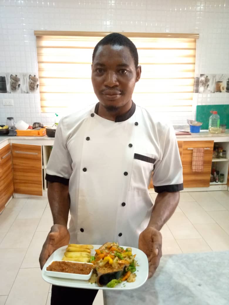 cncsmartfood's tweet photo. WHAT DIETITIANS DO?

Teach Chefs on how to prepare our special recipes and recipe modifications.

We have a team of Culinary Dietitians who have been trained in this. 
Who else to teach you better on meals than a Registered Dietitian 

Would you want to learn our Special Recipes? https://t.co/PbzJppA3Ky