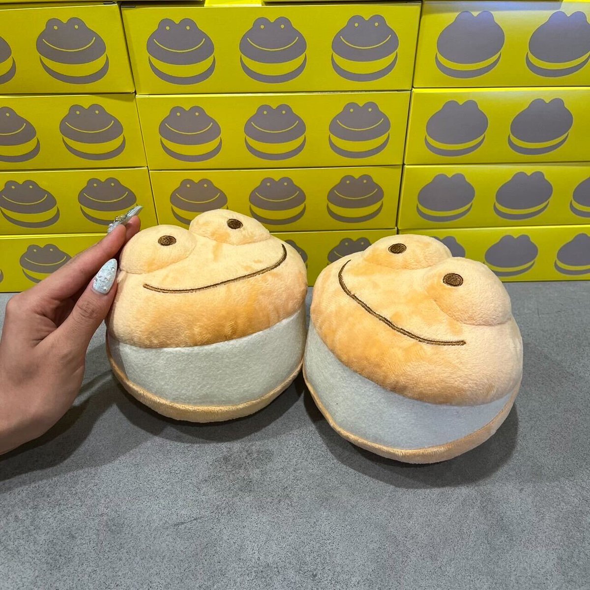 【名古屋で初】グッズ販売のお知らせ

15㎝サイズのケロトッツォぬいぐるみをジェイアール名古屋タカシマヤ 地下1階 和菓子売場 特設会場にて数量限定で販売いたします‼️🐸
ぜひ、ゲットしてください♪

【販売期間】6月28日(金)〜7月2日(火)
【価格】2,900円(税込)
※なくなり次第