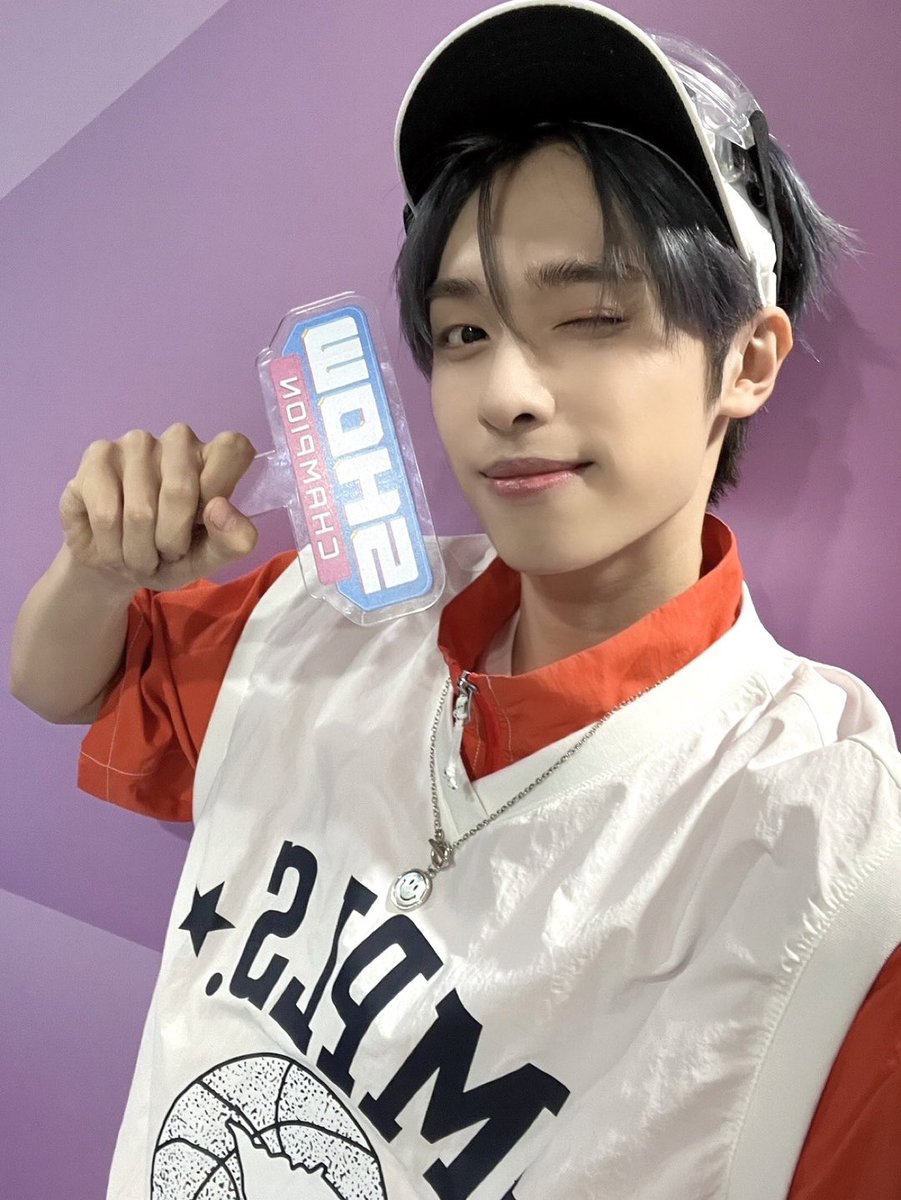 showchampion1's tweet photo. #쇼챔피언 이제부터 이 마인드로 살기로 했다
#금동현 ? 귀여워하겠습니다᧔𐓪᧓ 
#가온 ? 예뻐하겠습니다
금가 ? 평생 사랑하겠습니다๑♥‿♥๑♥️ https://t.co/ZhUyaMNKAq