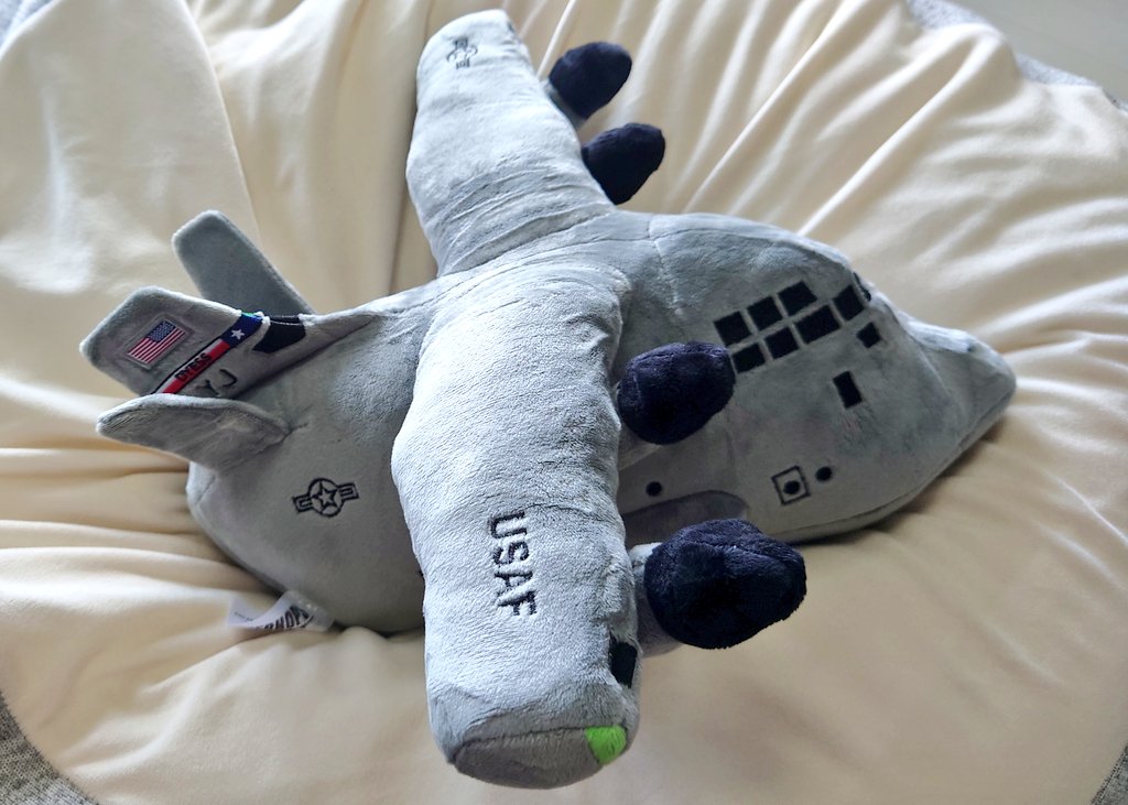 Mimiu78's tweet photo. 開封。
存在を知って1年…念願のC-130！！
皆様から情報と協力をいただき、
手にすることができました。
ありがとう✨かなり可愛いぞ、、 https://t.co/uA1SYX8bHt