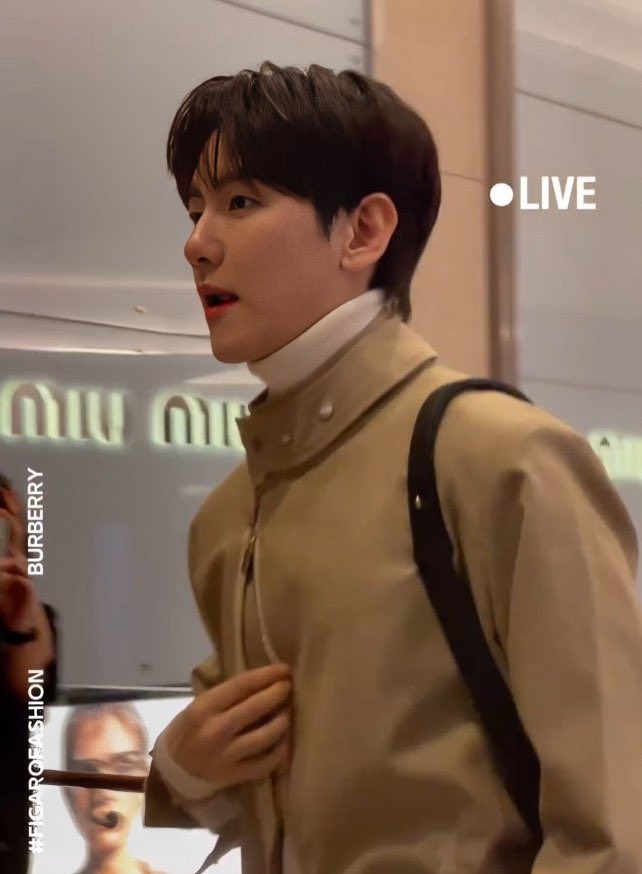 진심으로 진짜 짜증남…………… 왜 졸라 설레게 잘생겨서 날 힘들게 함