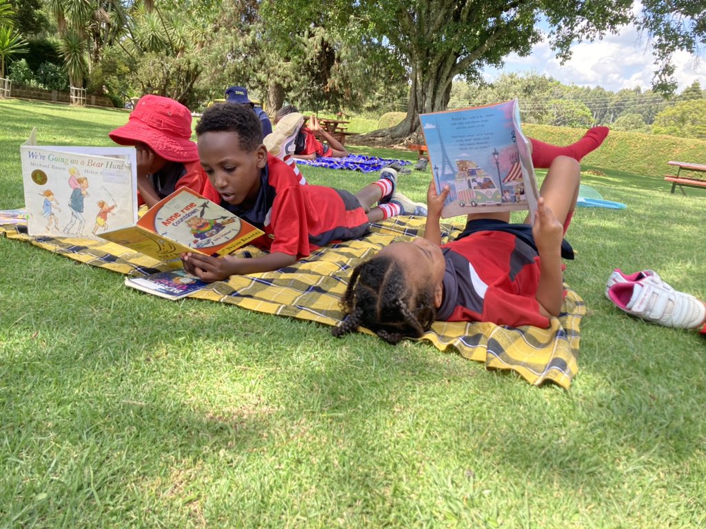 hackman_mrs's tweet image. The perfect afternoon!📚☀️
Give me a❤️if you love reading! 
@St_Andrewsturi