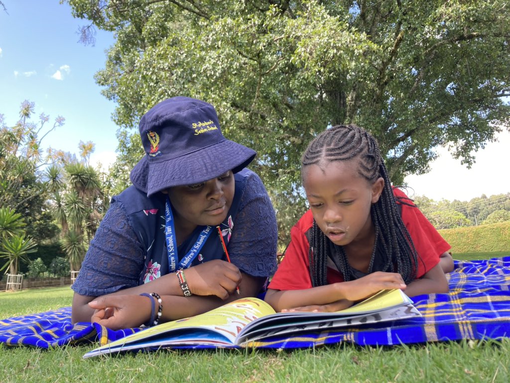 hackman_mrs's tweet image. The perfect afternoon!📚☀️
Give me a❤️if you love reading! 
@St_Andrewsturi