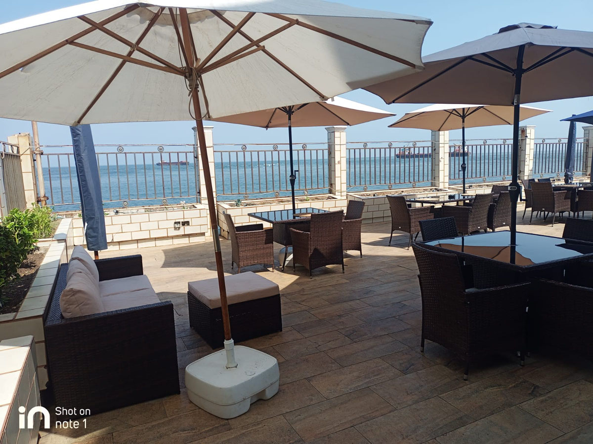 Hotel Barmoi at Aberdeen offers a luxurious retreat by the ocean, 5 mins from Lumley Beach. Dedicated to exceptional experience and attention to detail in hospitality and service
For more info:  visitsierraleone.org/hotel/hotel-ba… 
#salonetwitter #salonex #salonetourism #yearoftourism