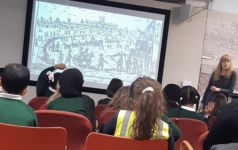 cityoflondon's tweet photo. Ninety school children have taken part in workshops at @GuildhallLib to learn about the Great Plague of London and draw comparisons with their experiences of #COVID lockdowns. Guildhall Library was chosen as one of the top eight examples in the UK for community engagement. https://t.co/3hosUBREYS