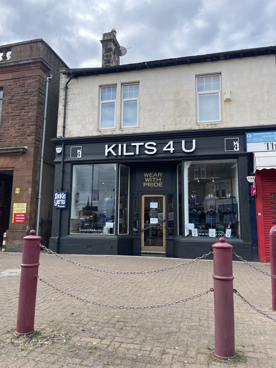 Dee’Wayne is sad to leave Scotland, but we got a lil soovenear.