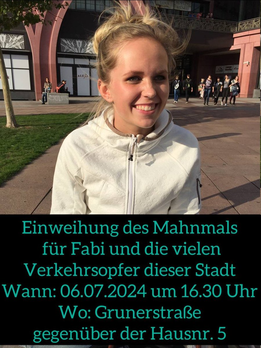 #Fabien wurde nur 21 Jahre alt. Sie starb durch den Aufprall eines Fahrzeuges der <a href="/polizeiberlin/">Polizei Berlin</a> mit einer Geschwindigkeit von ca. 90 km/h. Der fahrende Polizist erhielt eine Geldstrafe.

Erinnernd an #Fabien wird am 06.07.2024 ein Mahnmal auf der Grunerstraße eingeweiht.

Bitte