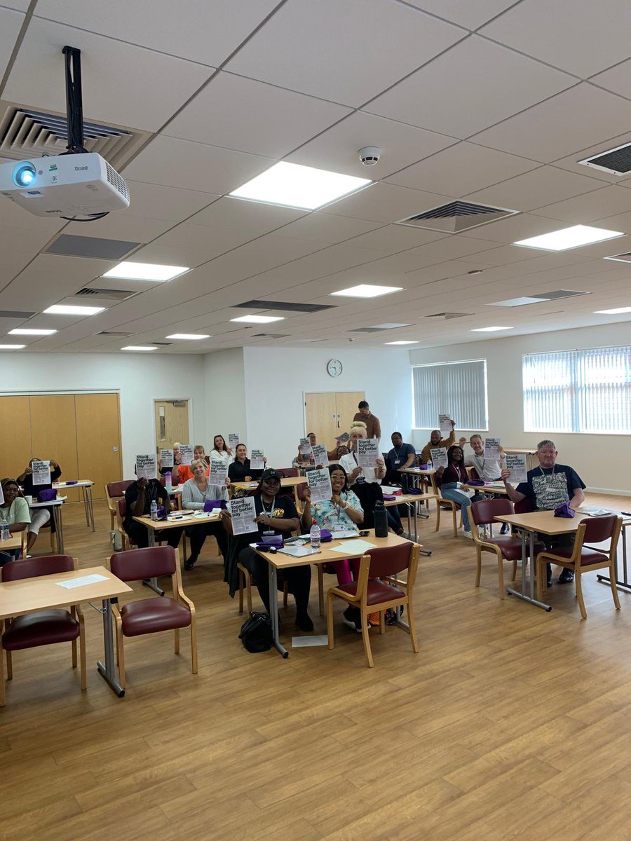Great to meet UNISON members in Sunderland Care &amp; Support about our pay consultation. Not long now until the ballot closes! Don’t forget to vote! 🗳️