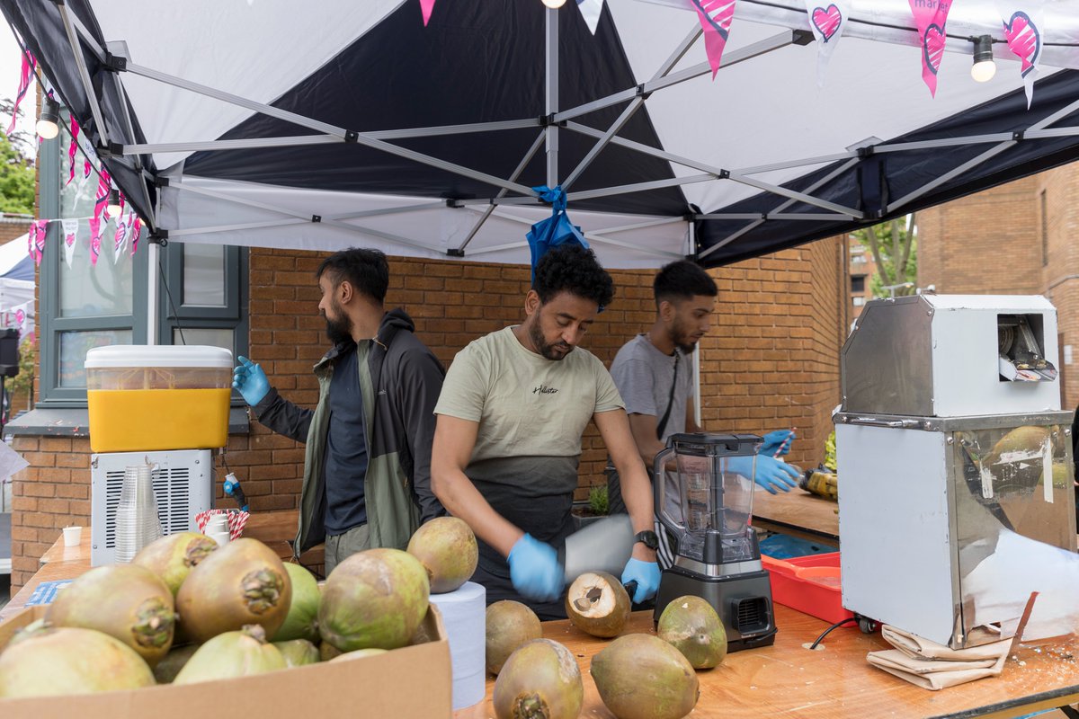 Royal Borough of Kensington and Chelsea (@rbkc) on Twitter photo 🍎🛍️ Grab yourself a treat at World’s End Community Market. Pick up some fresh produce or essential household items and check out what's on <a href="/ChelseaTheatre/">Chelsea Theatre</a>
🗓️ Every Friday from 5 July, 12pm to 5pm.
📍 World's End Place, SW10 0HE. 🍎🛍️ Grab yourself a treat at World’s End Community Market. Pick up some fresh produce or essential household items and check out what's on <a href="/ChelseaTheatre/">Chelsea Theatre</a>
🗓️ Every Friday from 5 July, 12pm to 5pm.
📍 World's End Place, SW10 0HE.