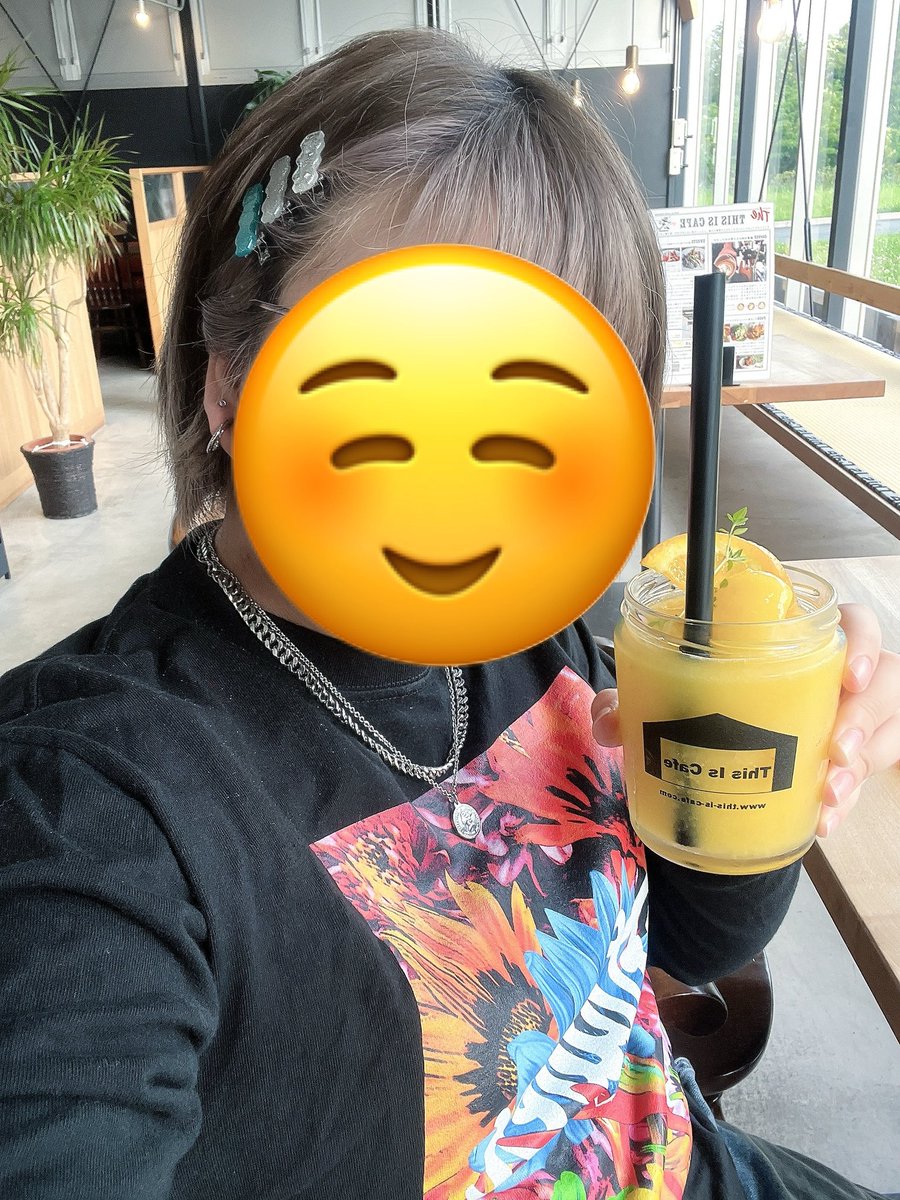 昨日は久々にフラフラロンティ🥀💜
友達とデート！楽しかったぁ〜！！！
勿論ドライブのお供はフラフラ✌🏻🩷

 #お気に入りだからこれからも大切に
 #FLOWERFLOWER  #yui  #バンドT