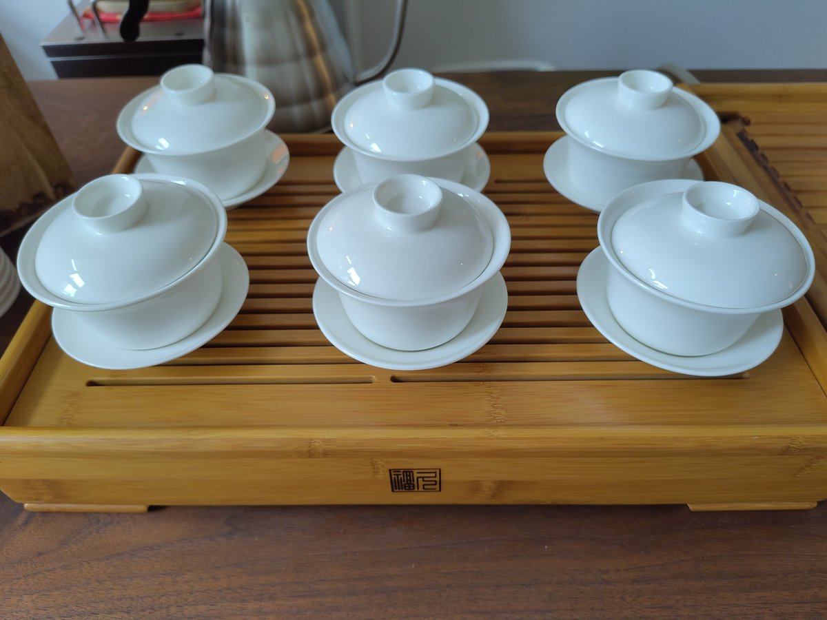 TeasDelight's tweet photo. Gaiwans (= lid + bowl) are ideal for brewing and tasting #tea. https://t.co/YBSlCMDOkz