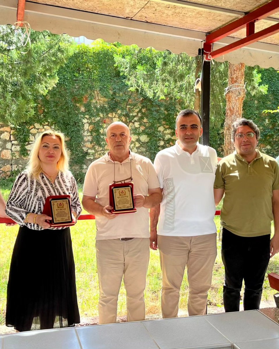 TokatPal's tweet photo. Müdür  yardımız Ahmet Öğürt'ün  ibni sina Sağlık meslek lisene tayini çıkması nedeniyle veda kahvaltısı düzenledik.Okul müdüremiz  Ülkü Taşar emek ve gayretlerinden dolayı  kendisine teşekkür etti.@TokatPal  olarak yeni görevinde başarılar dileriz.@Yusuf__Tekin   @HuseyinKir64 https://t.co/DtgoNi60sT