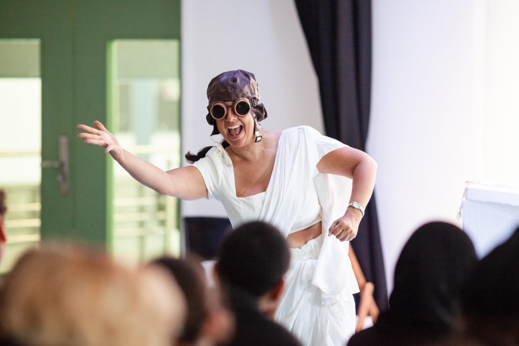 Coming to London, booking for Nottinghamshire, Leicestershire and Derbyshire : FIRE! 🔥
  
Developed in collaboration with @HRP_Learning, Fire explores the life of Indian Suffragette and god-daughter of Queen Victoria, Princess Sophia Duleep Singh. 
  
👉 buff.ly/3XrhKJ2