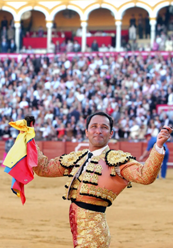 🇨🇴 Podrán tirar todas las esculturas que quieran, pero los antitaurinos no van a poder romper la memoria del pueblo colombiano.