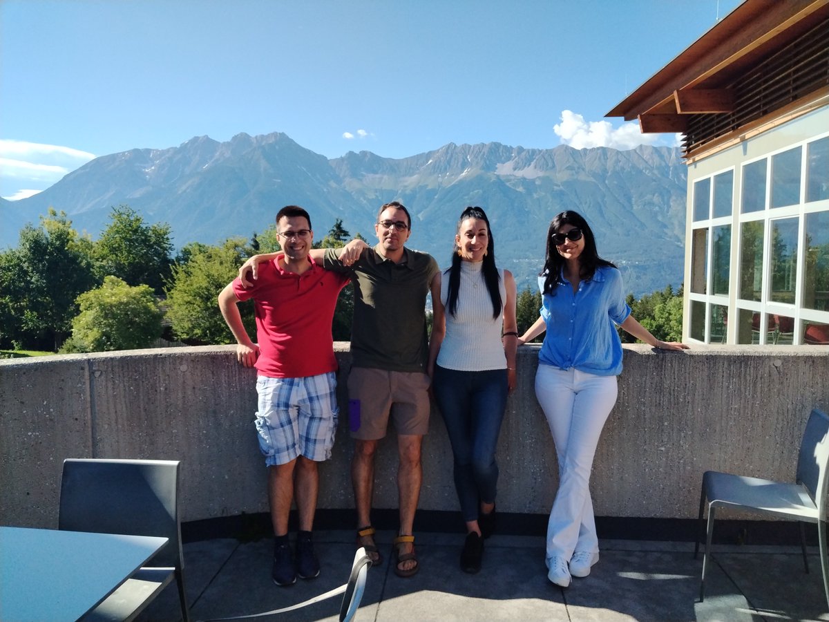 solbarez's tweet photo. It has been an honour to share sessions with these great speakers and people at the #ESESummerSchool! Go Thyroid Basic Gang!
With Cristina Luongo @CristinaluongoL, Federico Salas-Lucía @FedeSalasLucia, and Richard Sinko @SinkoRichard https://t.co/03hsUOi2Wl